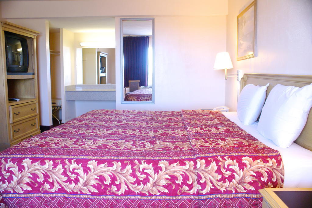 Bayview Inn And Suites أتلانتيك سيتي الغرفة الصورة